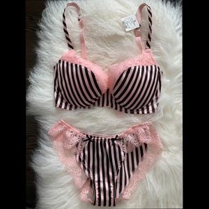 Peach John Signature Pattern Bra & Panty Set 36DD
